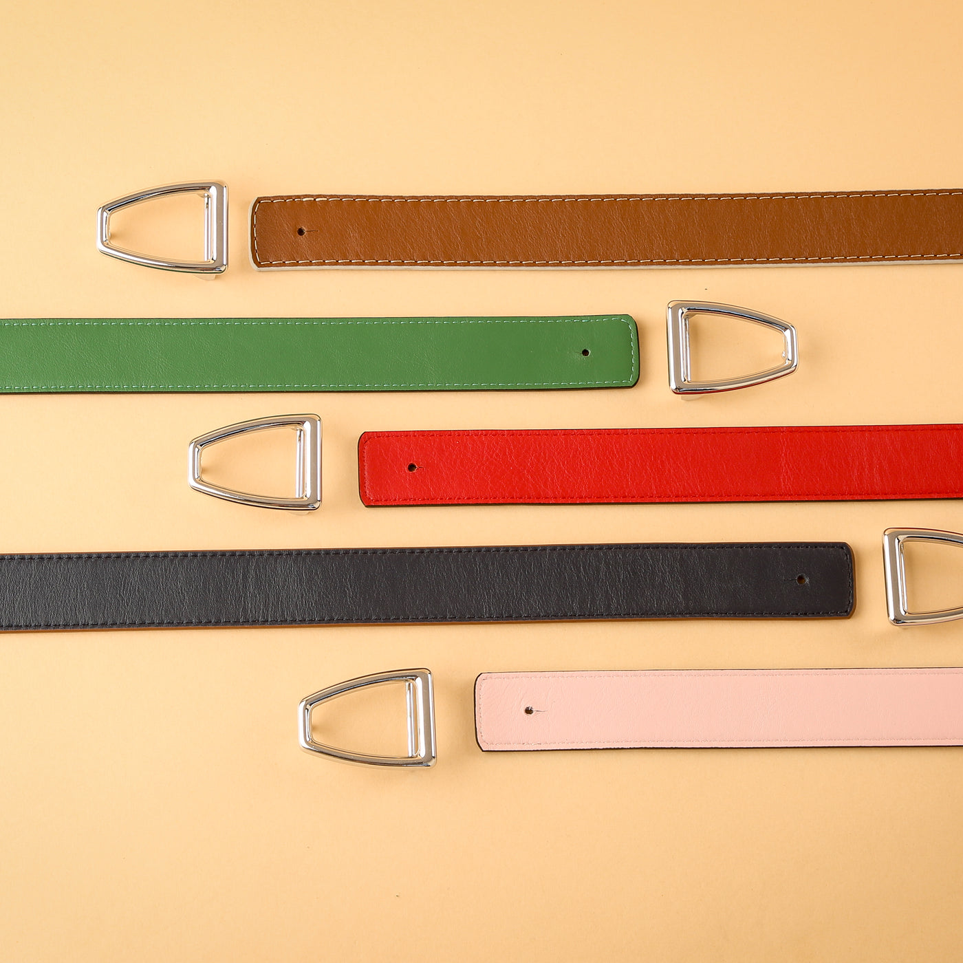 Un cuir pleine fleur, une boucle interchangeable
